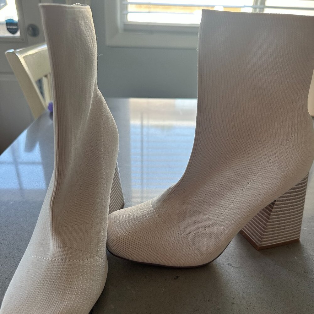 Bone white knit Lulu's boots- never used